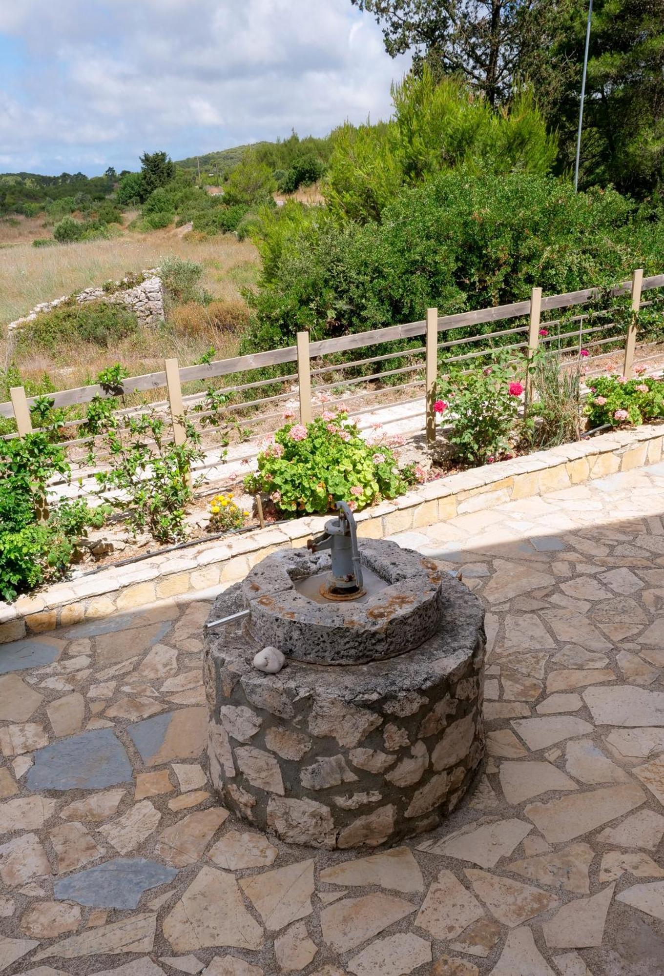 Fterini Apartments Sterna & Alletri Agios Leon Екстер'єр фото